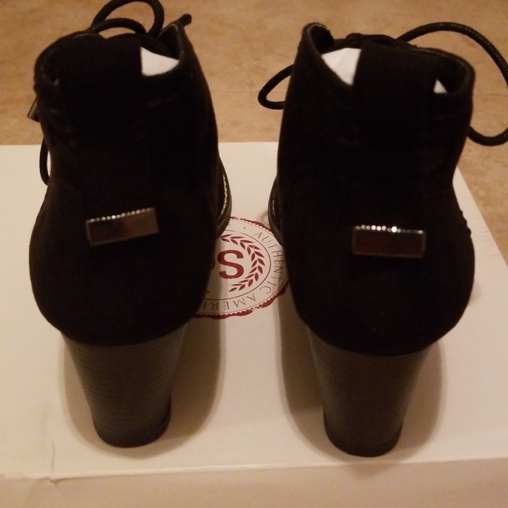 BRAND NEW W/TAG BOOTS!! - Picture 5 of 8